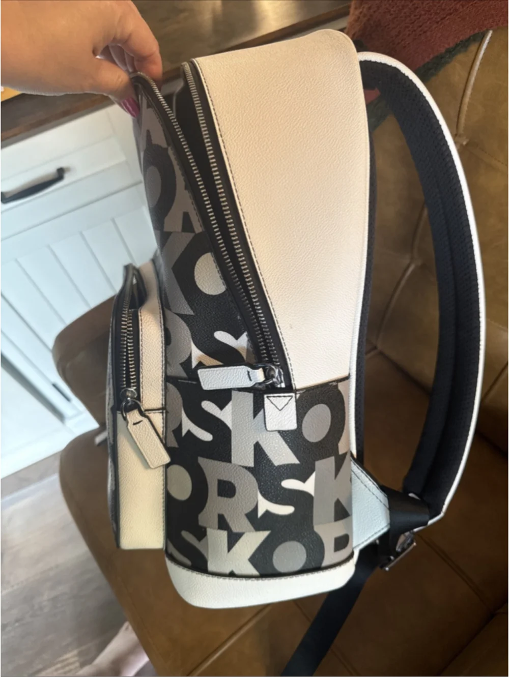 Authentic Michael Kors Leather Backpack Xlarge Black And White. Unisex. Gorgeous